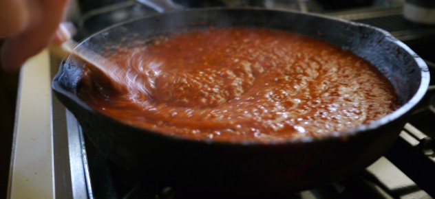 Sugo on the stove